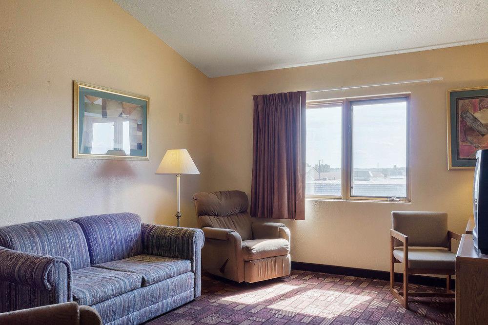 Econo Lodge Watertown Extérieur photo