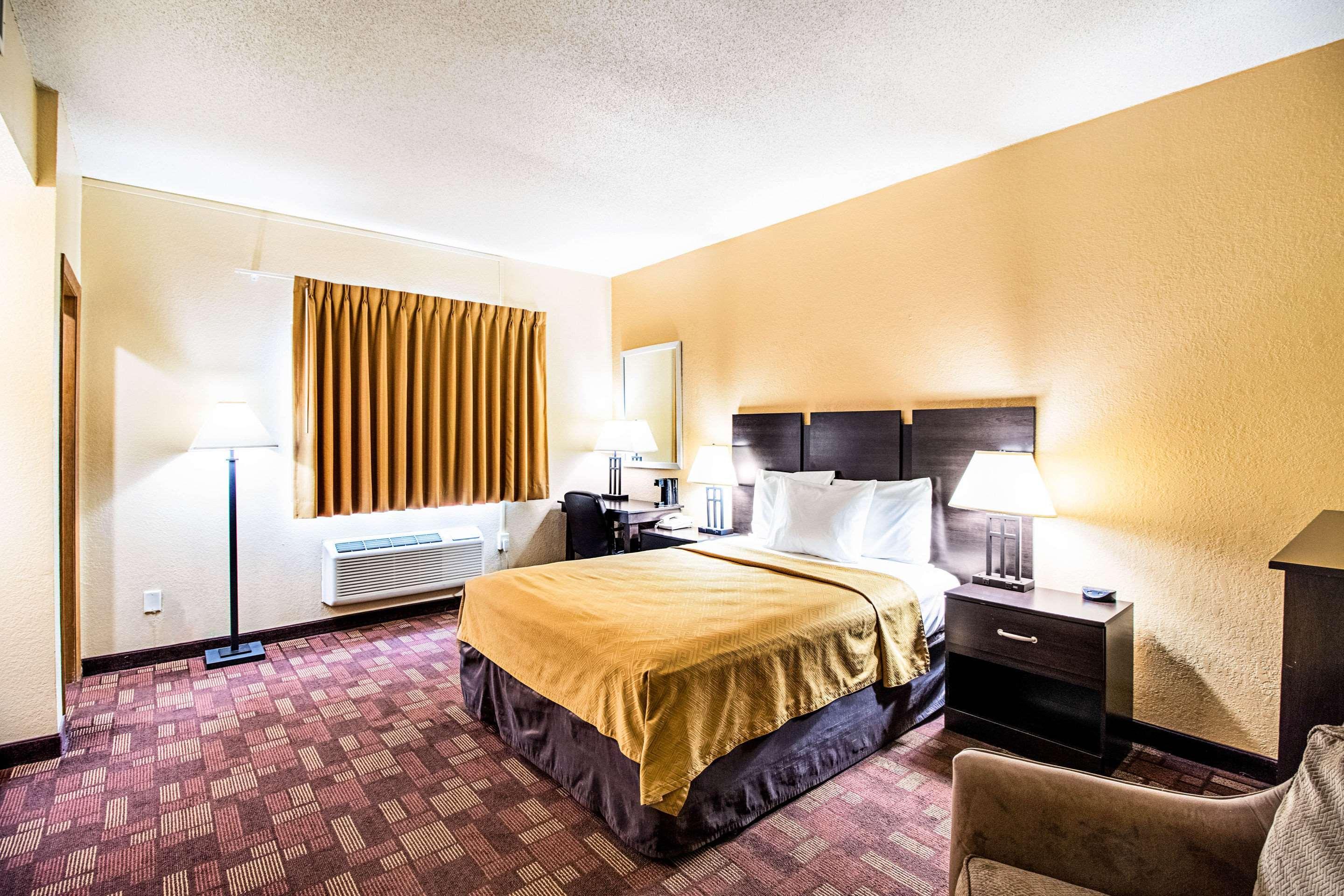 Econo Lodge Watertown Extérieur photo