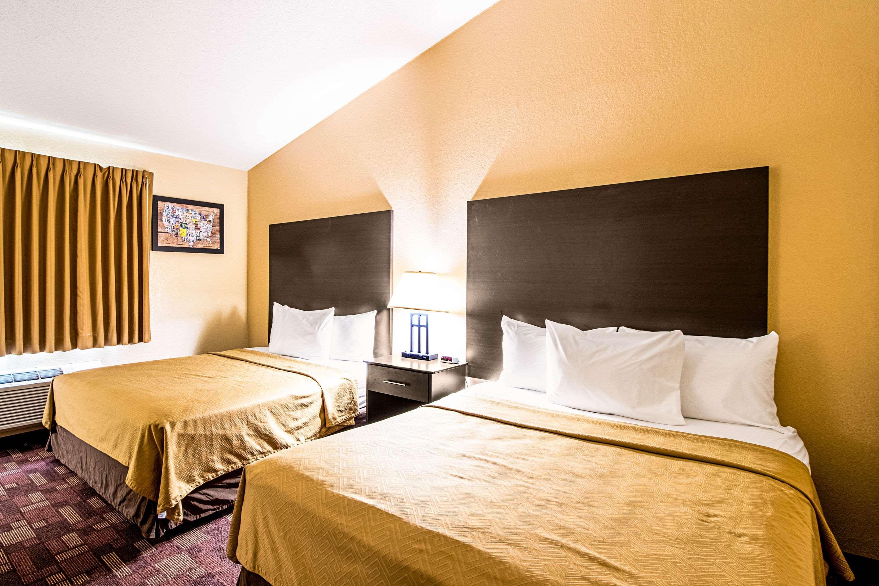 Econo Lodge Watertown Extérieur photo