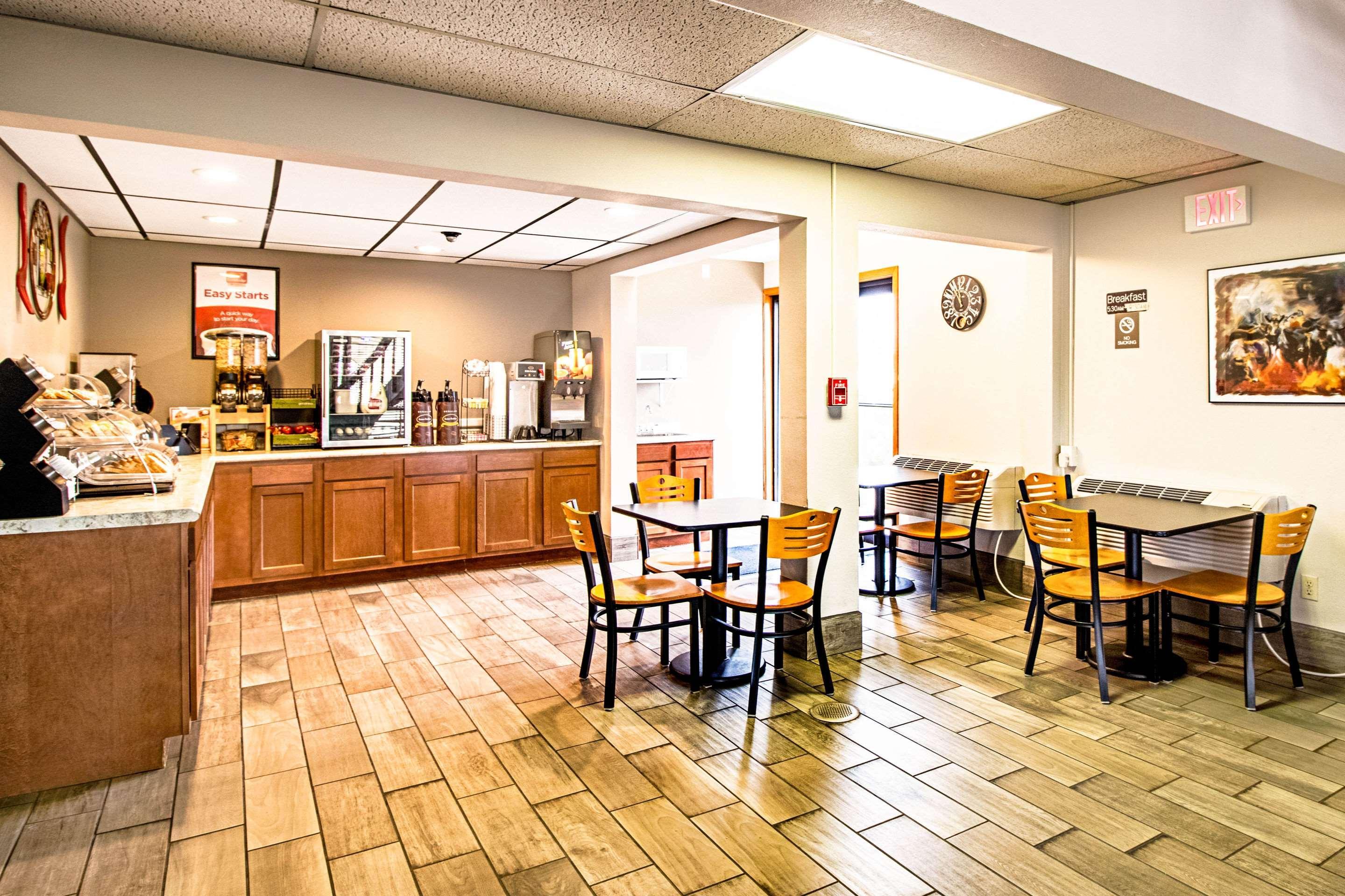 Econo Lodge Watertown Extérieur photo