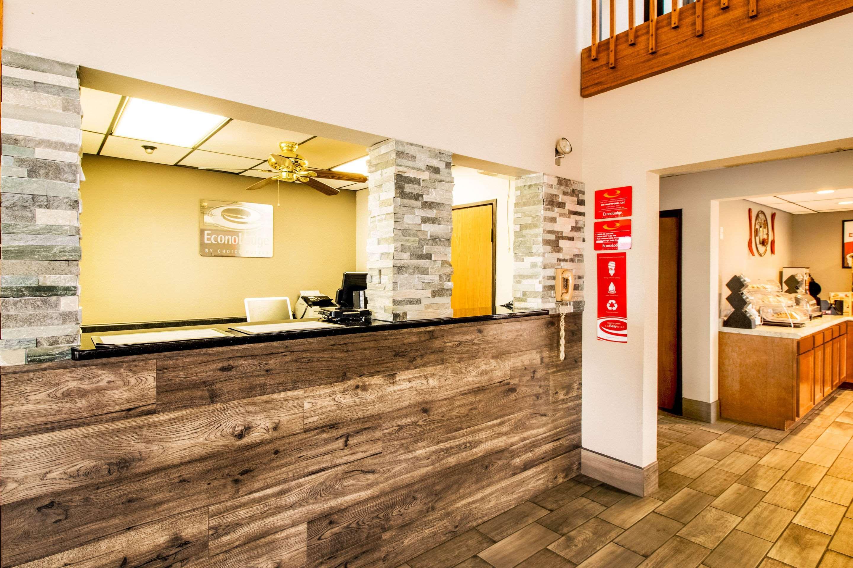 Econo Lodge Watertown Extérieur photo