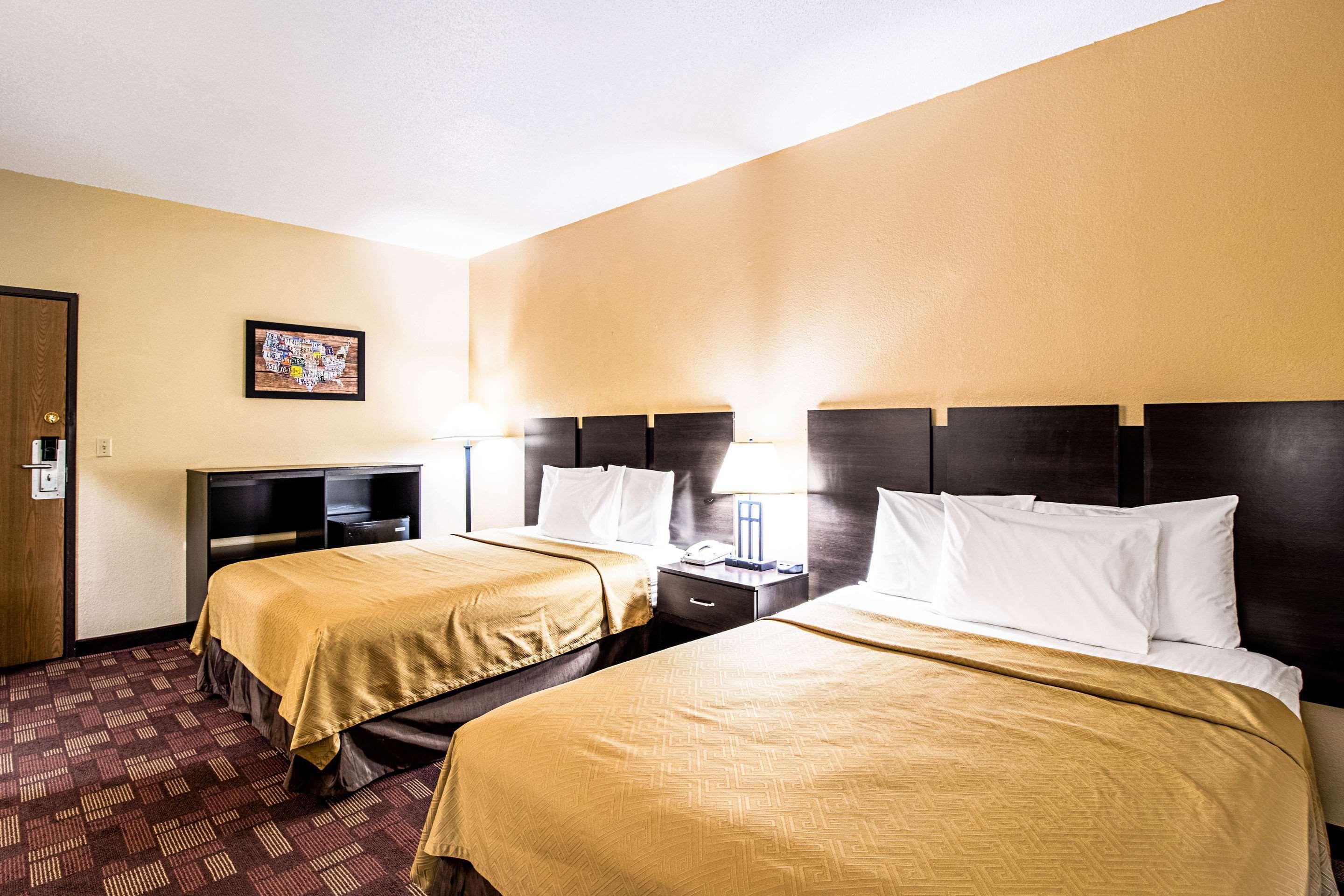 Econo Lodge Watertown Extérieur photo