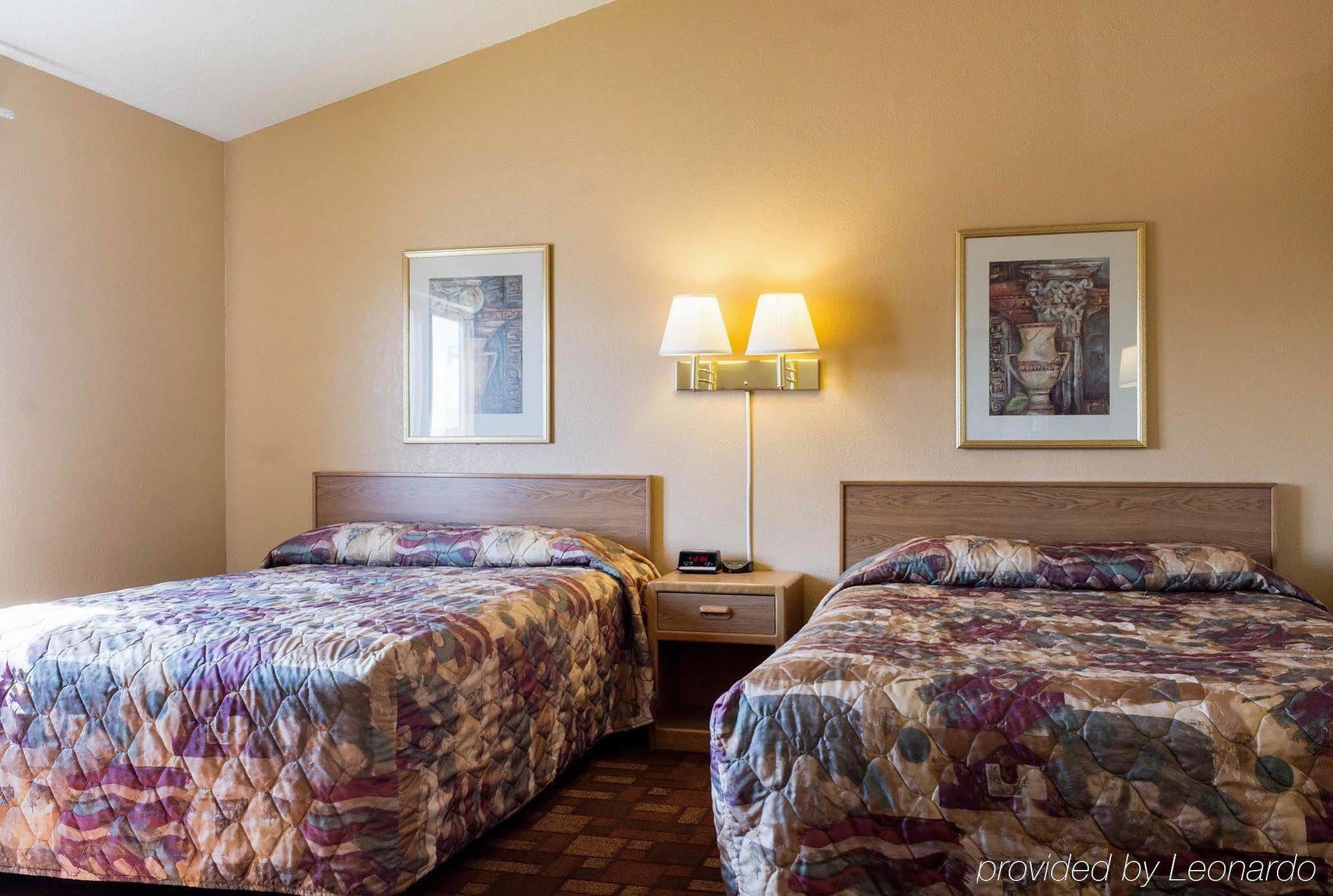 Econo Lodge Watertown Extérieur photo