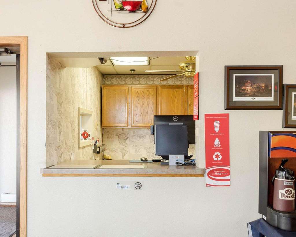 Econo Lodge Watertown Intérieur photo